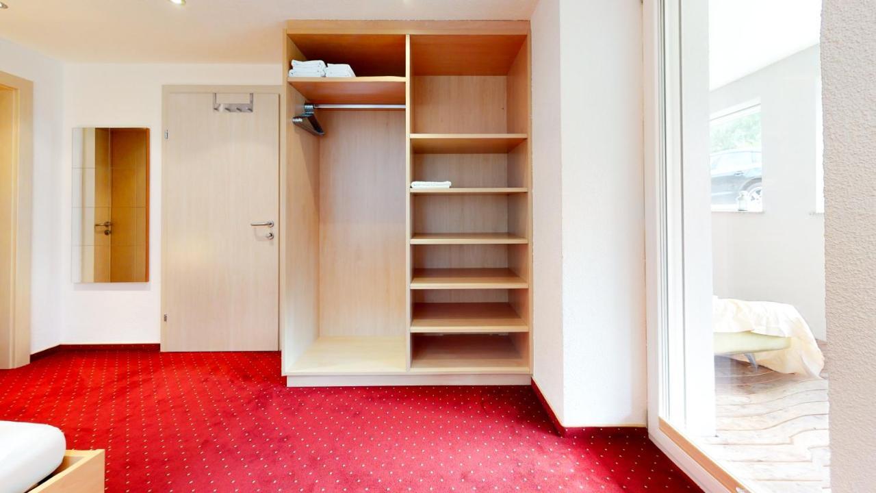 Haus Isabella Apartments - Оец Екстериор снимка
